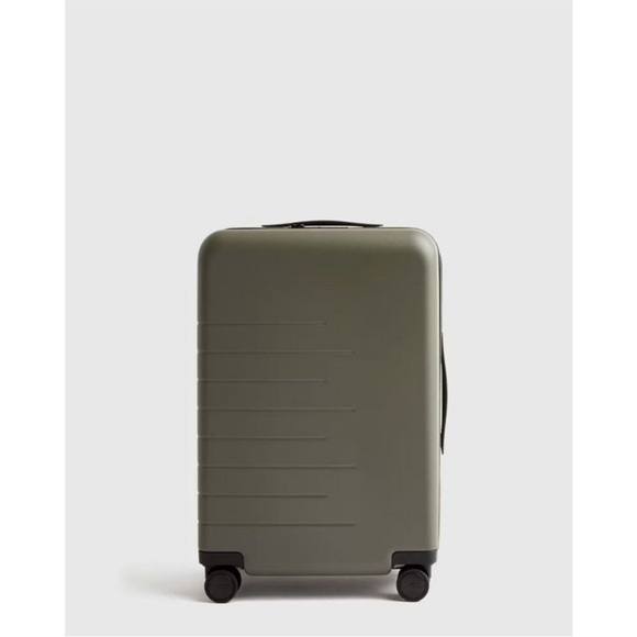 Quince Olive Green expandable carry-on - Picture 1 of 8